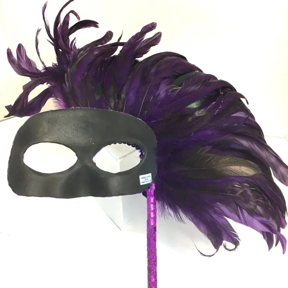 VENETIAN MARDI GRAS Purple Sequin Mask w Purple Feathers w/ Handle NWOT NOS